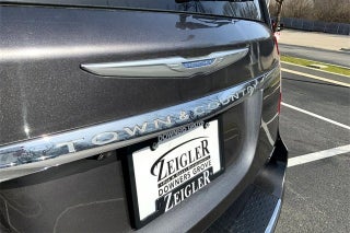 2016 Chrysler Town & Country Limited Platinum in Aurora, IL - Zeigler Automotive