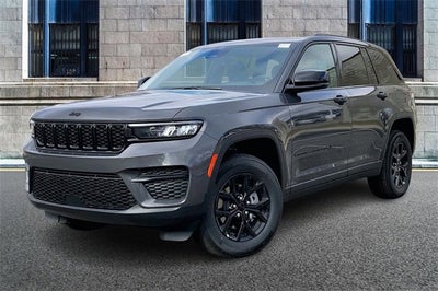 2025 Jeep Grand Cherokee Base