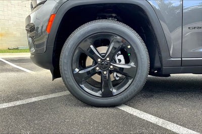 2025 Jeep Grand Cherokee Laredo