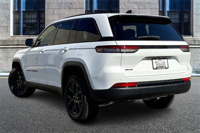 2025 Jeep Grand Cherokee Base
