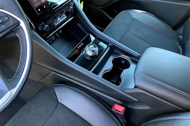 2025 Jeep Grand Cherokee Base