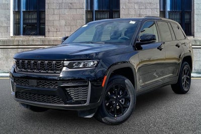 2026 Jeep Grand Cherokee Laredo Altitude