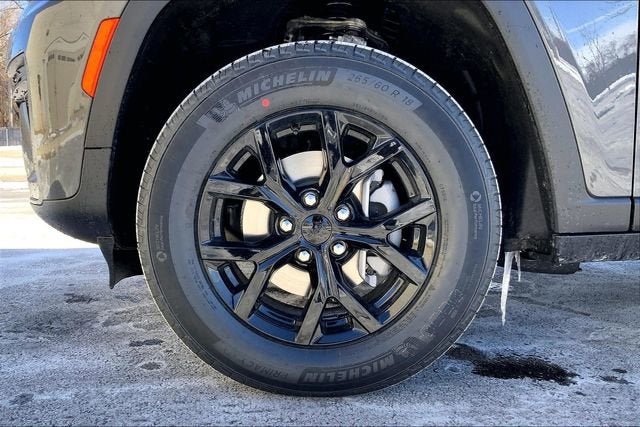 2026 Jeep Grand Cherokee Laredo Altitude