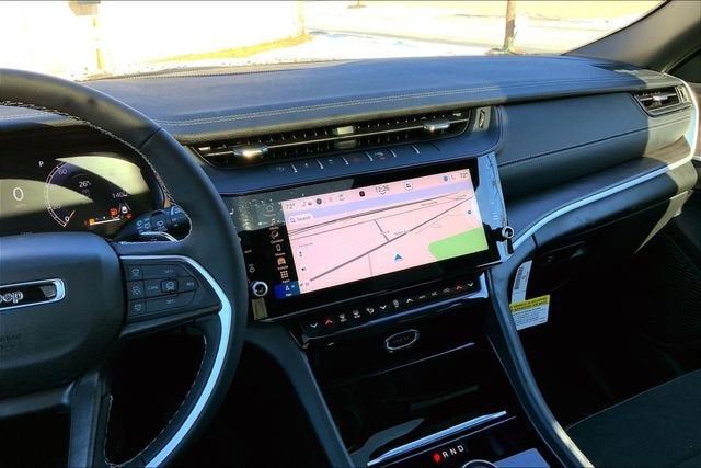 2026 Jeep Grand Cherokee Laredo Altitude