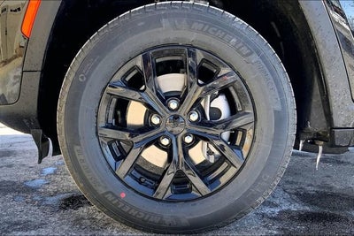 2026 Jeep Grand Cherokee Laredo Altitude