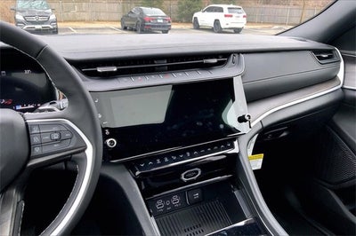 2026 Jeep Grand Cherokee Laredo Altitude