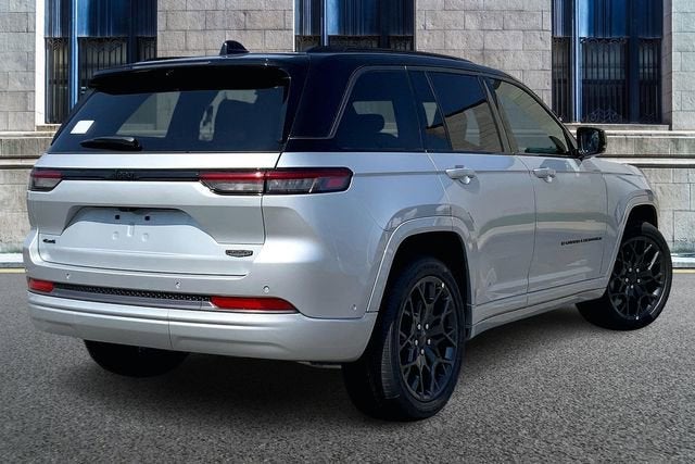 2026 Jeep Grand Cherokee Summit
