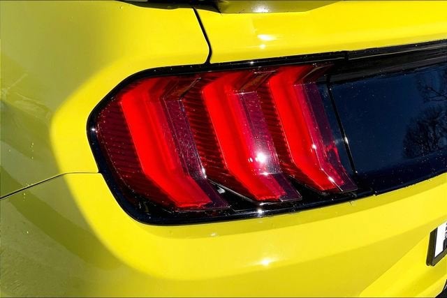 2021 FORD MUSTANG - Image 26