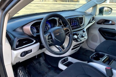 2017 Chrysler Pacifica Touring Plus