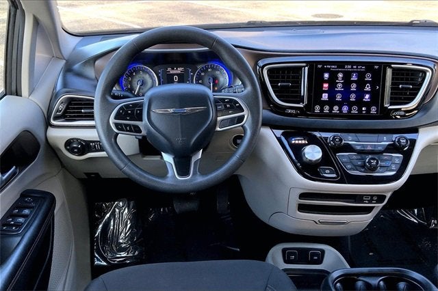 2017 Chrysler Pacifica Touring Plus