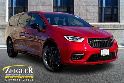 2026 Chrysler Pacifica Select