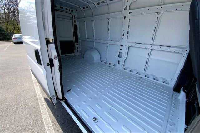 2026 RAM ProMaster Cargo Van Tradesman