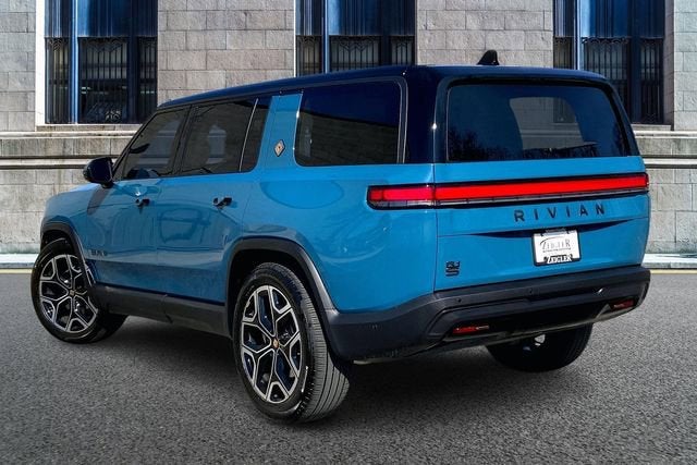 2025 Rivian R1S Adventure