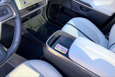 2025 Rivian R1S Adventure