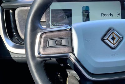 2025 Rivian R1S Adventure