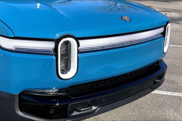 2025 Rivian R1S Adventure